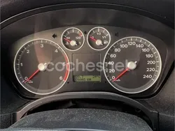 Gris / plata Usado 2006 Ford Focus Ghia Berlina | 3000 € (Precio justo)
