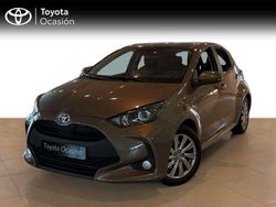Blanco Usado 2023 Toyota Yaris Hybrid Active Utilitario | 19.990 € (Precio justo)
