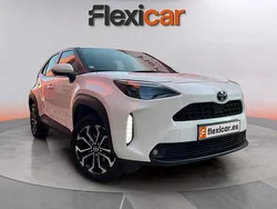 Blanco Usado 2024 Toyota Yaris Hybrid Active | 25.190 € (Un poco caro)