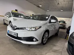 Blanco Usado 2015 Toyota Auris Advance Berlina | 12.500 € (Un poco caro)