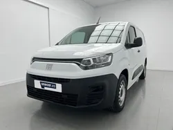 Blanco Usado 2023 Fiat Doblò Feel Monovolumen | 20.290 € (Un poco caro)