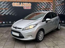 Gris Usado 2012 Ford Fiesta Trend Utilitario | 3200 € (Precio justo)