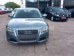 Gris / plata Usado 2010 Audi A3 Sportback Ambiente Berlina | 10.990 € (Precio justo)