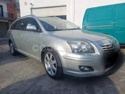 Gris / plata Usado 2008 Toyota Avensis Executive Familiar | 4990 €