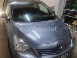 Gris / plata Usado 2009 Toyota Verso Multidrive S Monovolumen | 7000 €