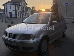 Gris / plata Usado 2001 VW Polo Trendline Berlina | 3000 €