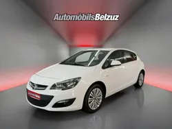 Blanco Usado 2014 Opel Astra Selective Utilitario | 7990 € (Precio justo)
