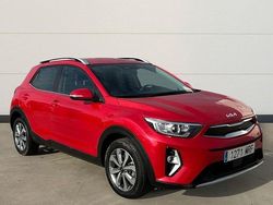 Rojo Usado 2024 Kia Stonic SUV | 19.600 € (Precio justo)