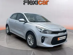 Gris Usado 2019 Kia Rio Berlina | 11.890 € (Precio justo)