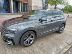 Gris / plata Usado 2017 VW Tiguan Sportline SUV | 30.000 €