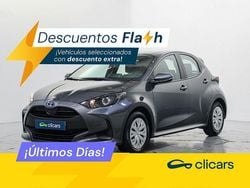 Gris Usado 2023 Toyota Yaris Hybrid Active Berlina | 17.990 € (Buen precio)