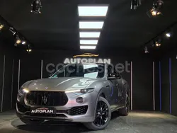 Gris / plata Usado 2017 Maserati Levante SUV | 36.490 € (Precio justo)