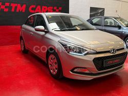 Gris / plata Usado 2015 Hyundai i20 Berlina | 8950 € (Precio justo)