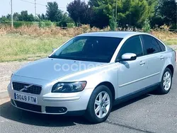 Gris / plata Usado 2007 Volvo S40 Momentum Berlina | 5999 € (Un poco caro)
