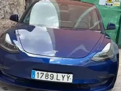 Azul Usado 2022 Tesla Model 3 Long Range Berlina | 28.500 € (Precio justo)
