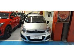 Gris Usado 2012 Kia Rio | 7490 € (Precio justo)