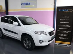 Blanco Usado 2012 Toyota RAV4 Executive SUV | 15.900 € (Precio justo)