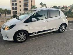 Blanco Usado 2013 Toyota Yaris Hybrid Active Berlina | 9600 € (Un poco caro)
