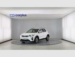 Clear white (sólido) Usado 2022 Kia Stonic SUV | 18.290 € (Un poco caro)