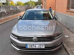 Gris / plata Usado 2017 VW Passat Sportline Berlina | 15.900 € (Buen precio)