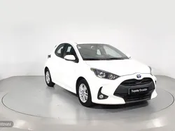 Blanco Usado 2022 Toyota Yaris Hybrid Business Edition Berlina | 19.200 € (Precio justo)