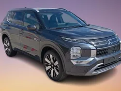 Gris Nuevo 2025 Mitsubishi Outlander P-HEV | 58.690 €