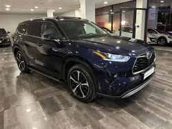 Azul Usado 2021 Toyota Highlander Luxury SUV | 44.990 € (Un poco caro)