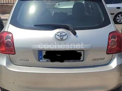 Gris / plata Usado 2008 Toyota Auris Berlina | 5999 € (Buen precio)