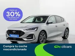 Gris Usado 2023 Ford Focus ST-Line Berlina | 18.490 € (Buen precio)