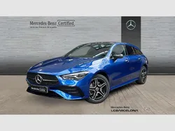 Azul Usado 2024 Mercedes CLA250 AMG line Berlina | 41.500 €
