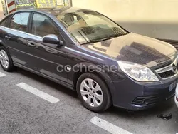 Gris / plata Usado 2008 Opel Vectra Essentia Berlina | 2950 € (Precio justo)