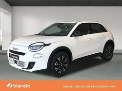 Blanco Nuevo 2025 Fiat 600 Red SUV | 28.395 € (Un poco caro)