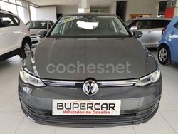 Gris / plata Usado 2021 VW Golf VIII Life Berlina | 21.900 € (Caro)
