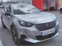Gris Usado 2023 Peugeot e-2008 Allure SUV | 19.950 € (Precio justo)