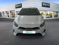 Blanco Usado 2023 Kia Ceed Berlina | 18.900 € (Precio justo)