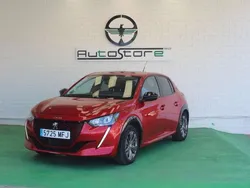 Rojo Usado 2023 Peugeot e-208 Allure Utilitario | 19.990 € (Precio justo)
