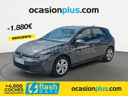Gris / plata Usado 2022 VW Golf VIII Life Berlina | 19.950 € (Precio justo)