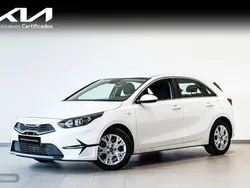 Blanco Usado 2023 Kia Ceed Berlina | 19.900 € (Un poco caro)