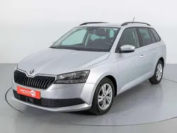 Gris / plata Usado 2022 Skoda Fabia Ambition Familiar | 14.500 € (Precio justo)