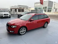 Rojo Usado 2014 Skoda Octavia Active Familiar | 9200 € (Un poco caro)