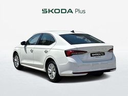 Blanco Usado 2025 Skoda Octavia Selection | 28.500 € (Super precio)