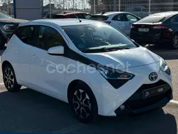 Blanco Usado 2021 Toyota Aygo X-play Utilitario | 13.200 € (Un poco caro)