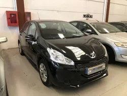 Negro Usado 2015 Peugeot 208 Utilitario | 7900 € (Un poco caro)