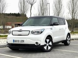Bicolor (white & electric blue) Usado 2017 Kia Soul EV SUV | 12.900 €