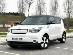 Bicolor (white & electric blue) Usado 2017 Kia Soul EV SUV | 12.900 €