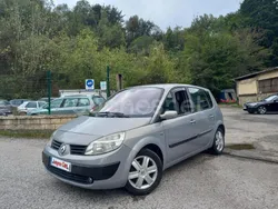 Gris / plata Usado 2004 Renault Scénic II Authentique Monovolumen | 2499 € (Un poco caro)