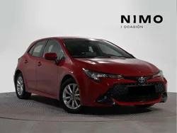 Rojo emoción Usado 2024 Toyota Corolla Active Utilitario | 24.990 € (Precio justo)