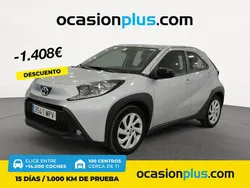 Gris Usado 2024 Toyota Aygo Play Utilitario | 15.250 € (Precio justo)