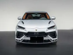 Plateado Usado 2023 Lamborghini Urus SUV | 314.400 € (Precio justo)