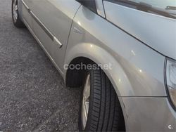 Gris / plata Usado 2004 Renault Scénic II Authentique Monovolumen | 1800 € (Buen precio)